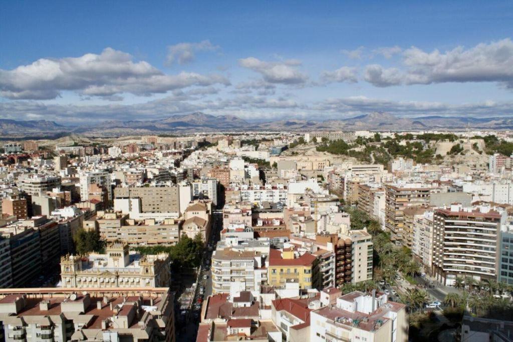Incredible Apartment Alicante Luaran gambar